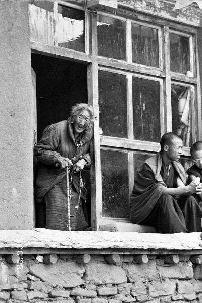 B&W-Woman with prayer beads.jpg